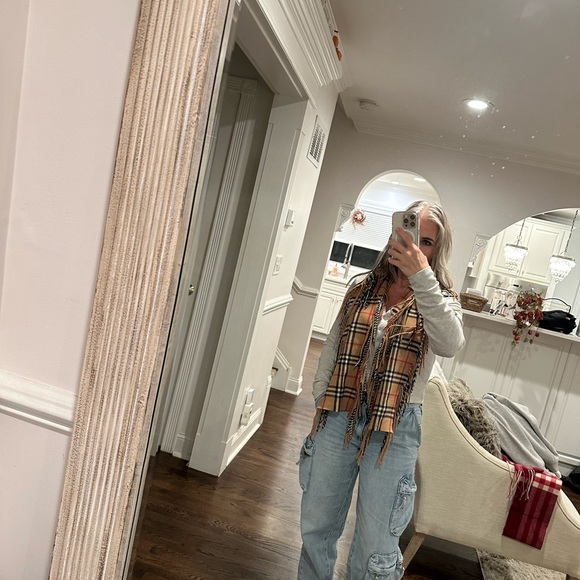 BURBERRY Classic Vintage Check Fringed 100% Cashmere Scarf - Picture 1 of 7